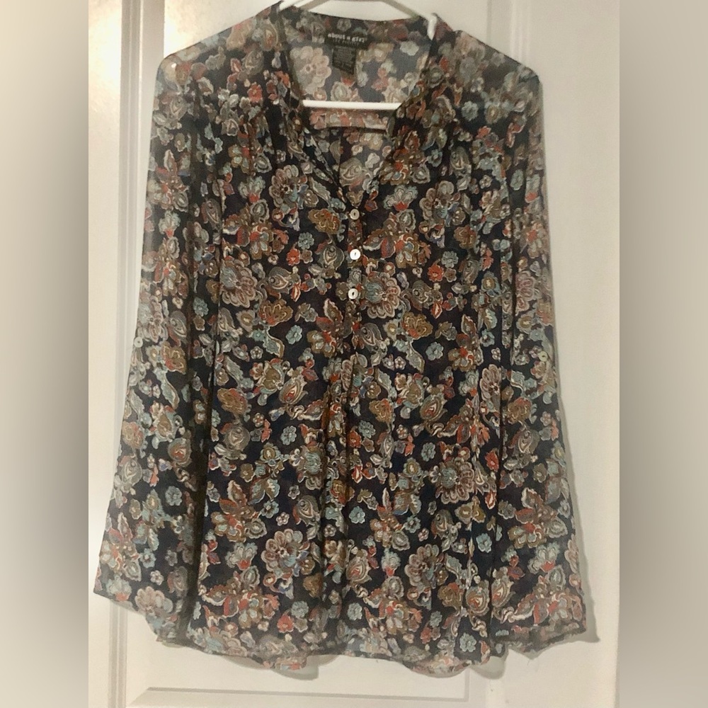 About A Girl Navy Floral Button-Front Blouse